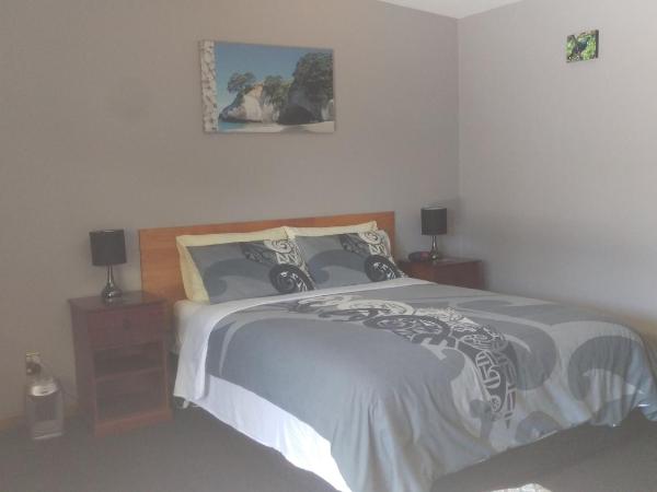 Koutu Beach Bed and Breakfast : photo 1 de la chambre chambre double deluxe avec lit d'appoint