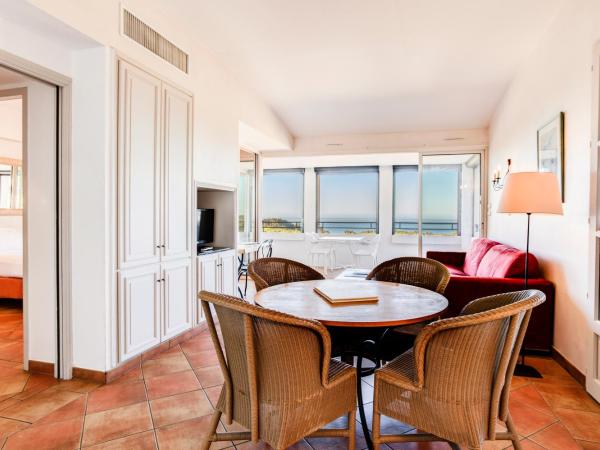 Le Fregate Provence : photo 2 de la chambre appartement 1 chambre - vue sur mer