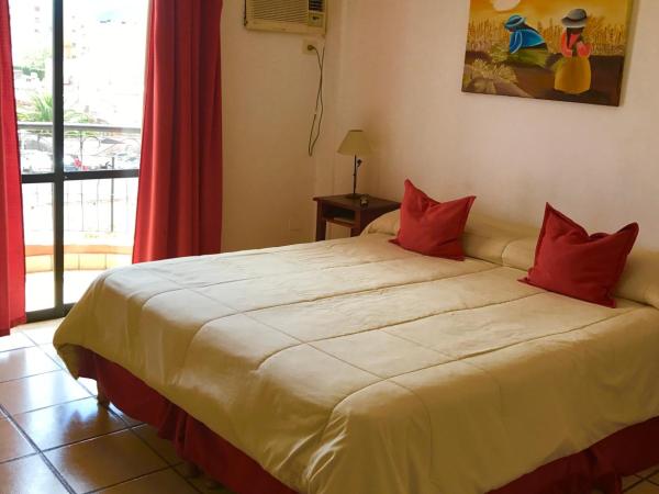 Altoparque Hotel Salta : photo 1 de la chambre chambre double ou lits jumeaux
