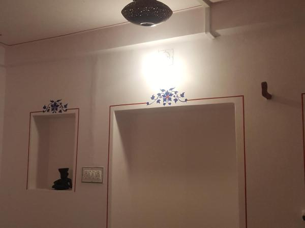 Hari Niwas Guest House : photo 5 de la chambre chambre lit queen-size deluxe