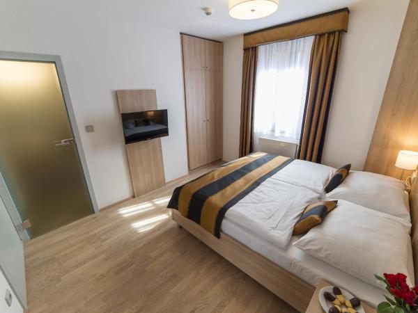 Garni hotel Castle Bridge : photo 1 de la chambre chambre double ou lits jumeaux standard