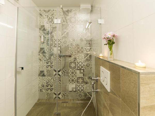 Garni hotel Castle Bridge : photo 5 de la chambre chambre double deluxe avec balcon