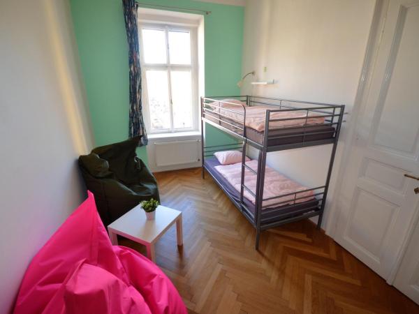 Travel&Joy backpackers : photo 6 de la chambre lit dans dortoir mixte de 12 lits