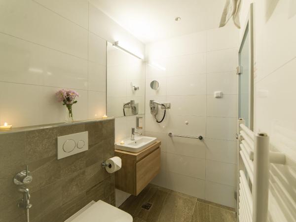 Garni hotel Castle Bridge : photo 6 de la chambre chambre double deluxe avec balcon