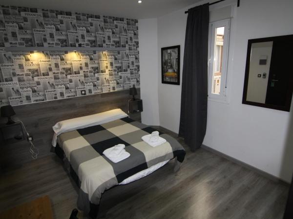 Hostal MH Fuencarral : photo 3 de la chambre petite chambre double