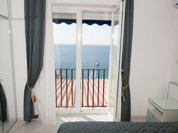 Hotel Weber Ambassador : photo 2 de la chambre chambre double - vue sur mer