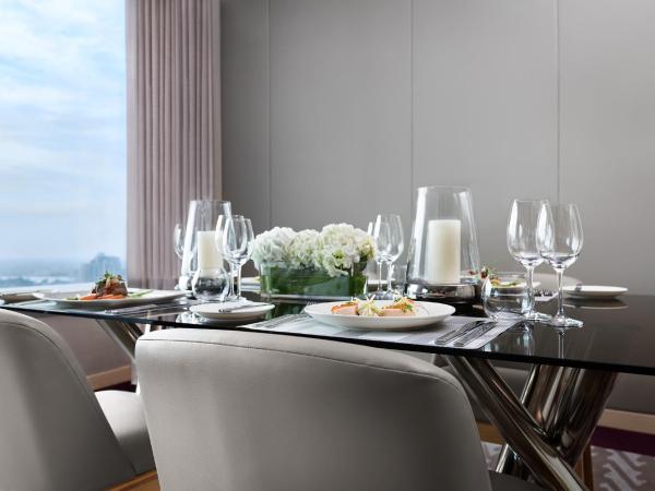 Avani Plus Riverside Bangkok Hotel : photo 8 de la chambre suite 3 chambres avani - vue sur rivière