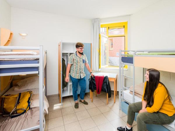 Auberge de Jeunesse de Namur : photo 6 de la chambre chambre quadruple