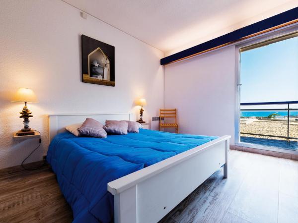 Lagrange Vacances Le Lydia Playa : photo 6 de la chambre appartement (5-6 adultes) - côté piscine ou mer