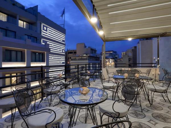 V1935 Luxurious Apartments : photo 2 de la chambre appartement deluxe avec cuisine séparée