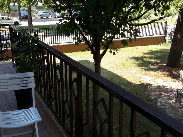 B&B Il Mondo Di Ross : photo 2 de la chambre chambre double de luxe avec salle de bains privative - vue sur jardin