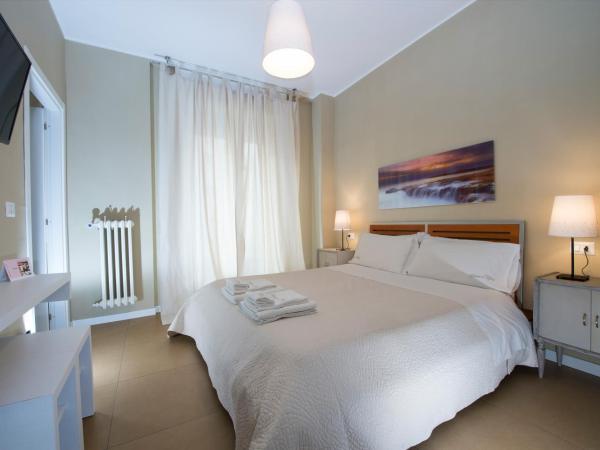 Tiffany Rooms : photo 5 de la chambre chambre lit queen-size avec balcon