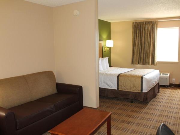 Extended Stay America Suites - Houston - Katy Freeway - Energy Corridor : photo 3 de la chambre studio de luxe avec 1 lit queen-size - non-fumeurs