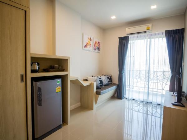 Triple Z Hotel : photo 4 de la chambre chambre lit king-size deluxe