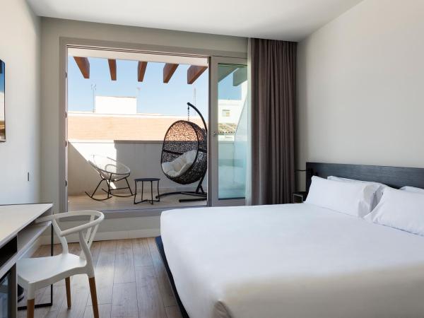 B&B HOTEL Madrid Centro Puerta del Sol : photo 1 de la chambre hébergement double premium avec terrasse