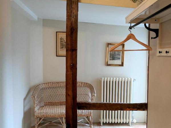 Downtown Guesthouse Reykjavik : photo 6 de la chambre chambre double ou lits jumeaux avec salle de bains privative