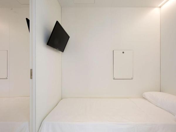 Bed & Boarding : photo 1 de la chambre chambre capsule simple avec salle de bains commune