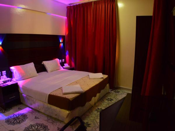 Tehran Hotel : photo 1 de la chambre chambre lit king-size standard