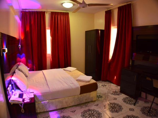 Tehran Hotel : photo 3 de la chambre chambre lit king-size standard