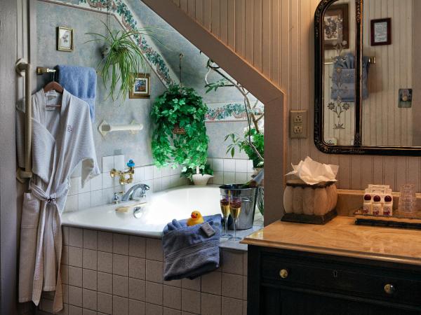 Holden House 1902 Bed & Breakfast Inn : photo 6 de la chambre suite lit queen-size deluxe