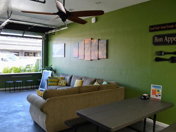 California Dreams Hostel - Pacific Beach : photo 5 de la chambre lit dans dortoir mixte de 14 lits