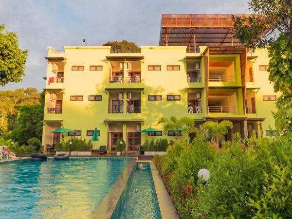 Morakot Lanta Resort : photo 8 de la chambre chambre double supérieure avec accès à la piscine