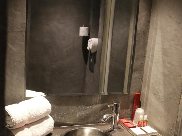 Hotel B Lodge : photo 5 de la chambre chambre double supérieure avec balcon