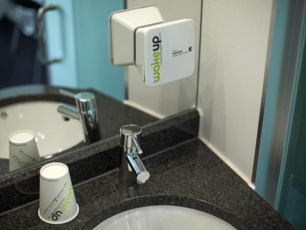 Wakeup Copenhagen - Borgergade : photo 2 de la chambre room #67982941