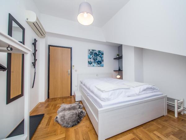 Houzzz21 : photo 2 de la chambre chambre double standard avec salle de bains commune