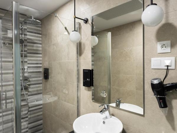 Petit Palace Triball : photo 8 de la chambre chambre double ou lits jumeaux