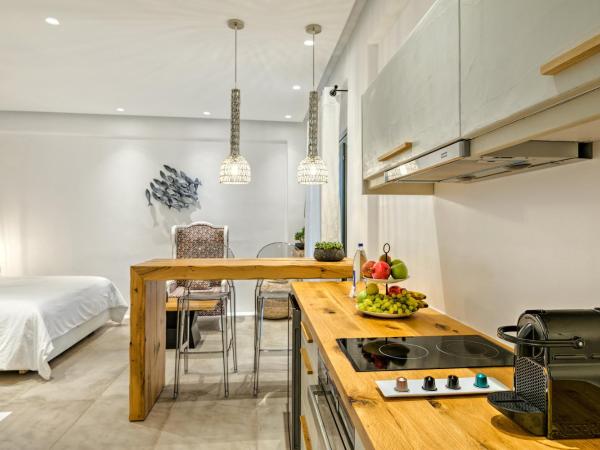 Portes Suites & Villas Mykonos : photo 2 de la chambre chambre double standard avec balcon 