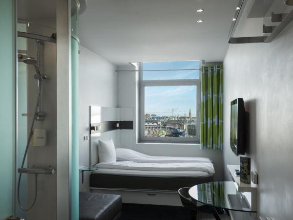 Wakeup Copenhagen - Carsten Niebuhrs Gade : photo 2 de la chambre chambre paradis
