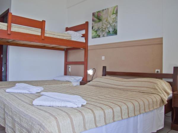 Danaos Hotel : photo 3 de la chambre chambre triple avec balcon - vue sur mer