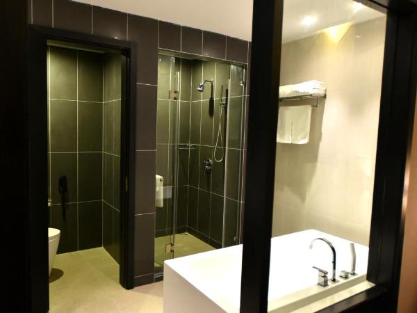 SHANGHAI-DECO Hotel-Free shuttle bus from Pudong Airport and Disneyland : photo 9 de la chambre suite supérieure