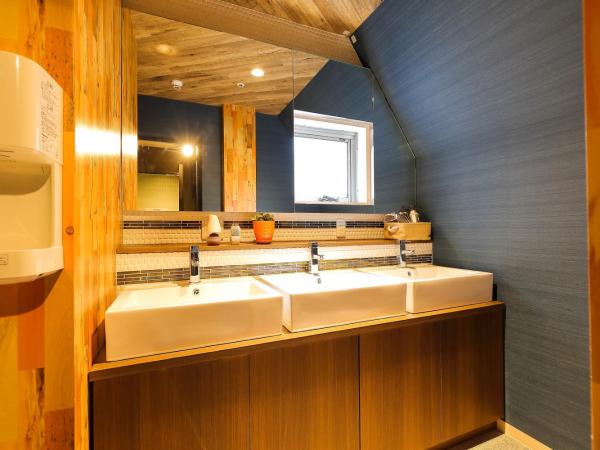 Guesthouse Kobe Nadeshikoya : photo 6 de la chambre lit superposé dans dortoir pour femmes