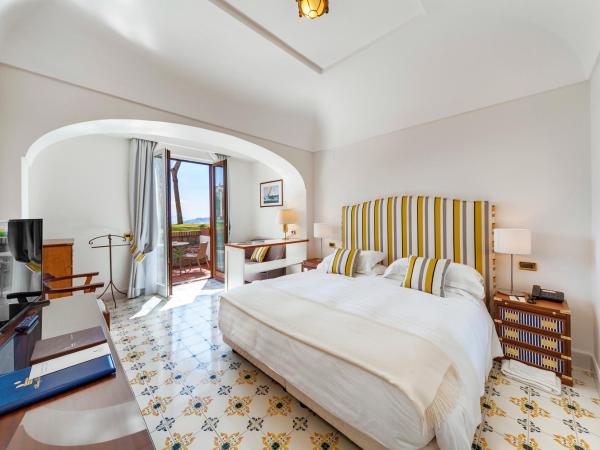 San Montano Resort & Spa : photo 5 de la chambre chambre double supérieure - vue sur mer