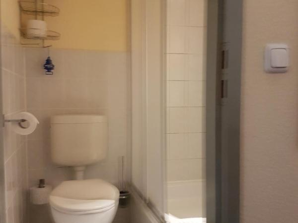 Pension Hubertus : photo 6 de la chambre chambre double ou lits jumeaux avec douche