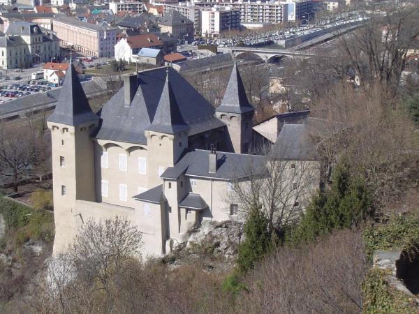 Au Cheval Blanc - appartements et chambres d'hôtes : photo 3 de la chambre appartement avec vue sur la montagne