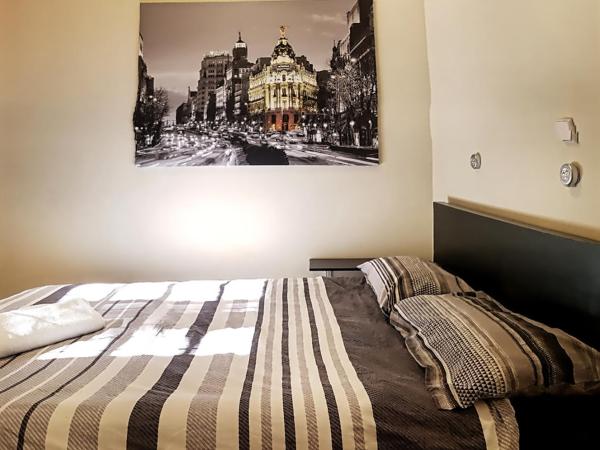 Hostels Meetingpoint : photo 1 de la chambre chambre double avec salle de bains