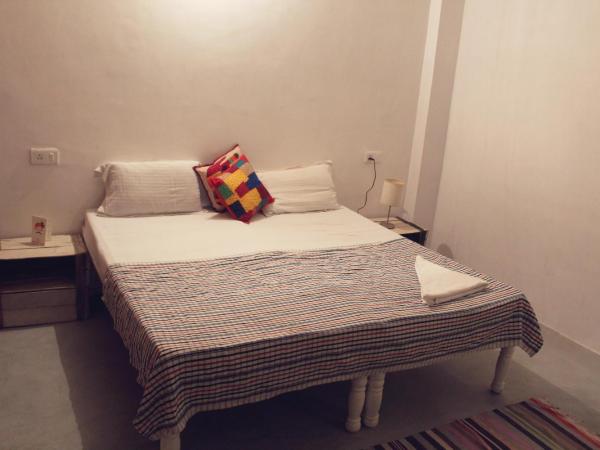 Chalo Eco Hostel : photo 2 de la chambre chambre double ou lits jumeaux avec salle de bains commune