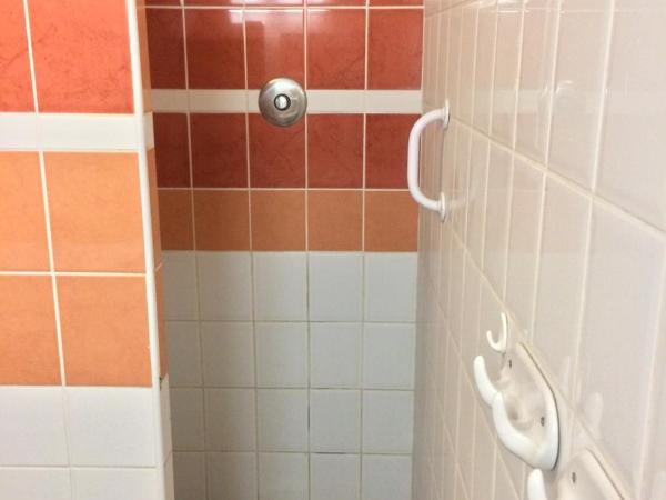 Kolpingház Pécs : photo 2 de la chambre chambre lits jumeaux standard