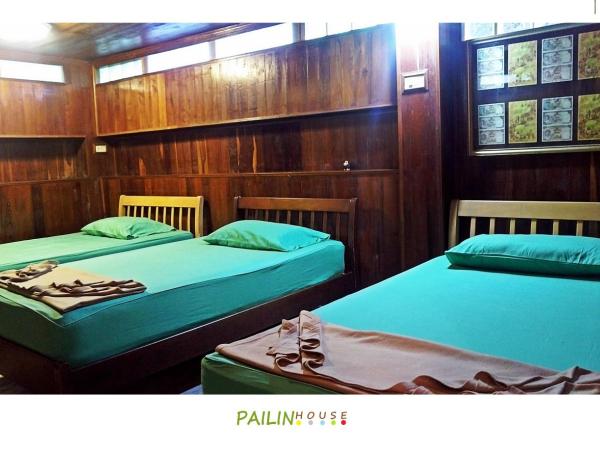 Pailin Guest House : photo 2 de la chambre chambre triple avec salle de bains privative