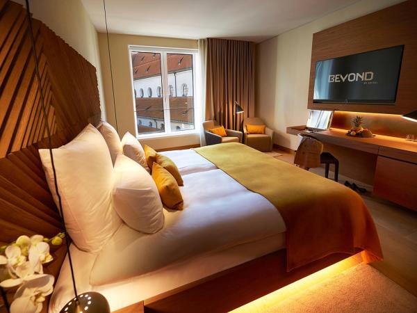 BEYOND by Geisel - Adults only : photo 3 de la chambre chambre double - vue sur Église