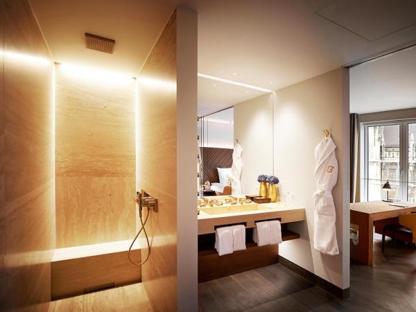 BEYOND by Geisel - Adults only : photo 3 de la chambre suite junior - vue sur marienplatz