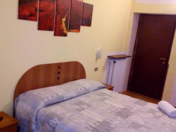 Hotel Tirreno : photo 6 de la chambre chambre double