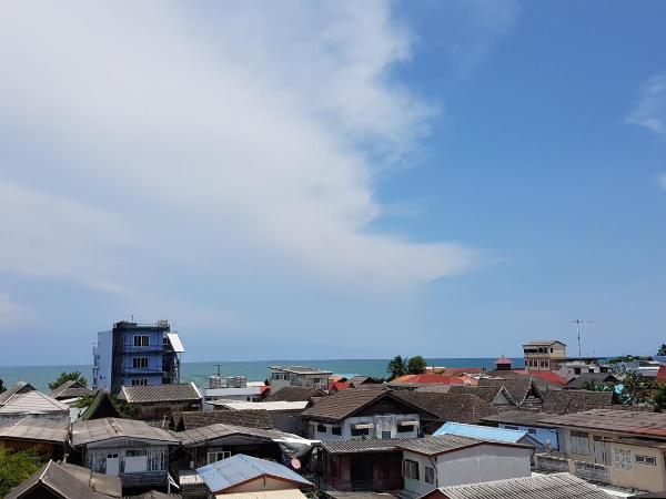 Baan Taweesuk Guest House : photo 5 de la chambre chambre double deluxe - vue sur océan