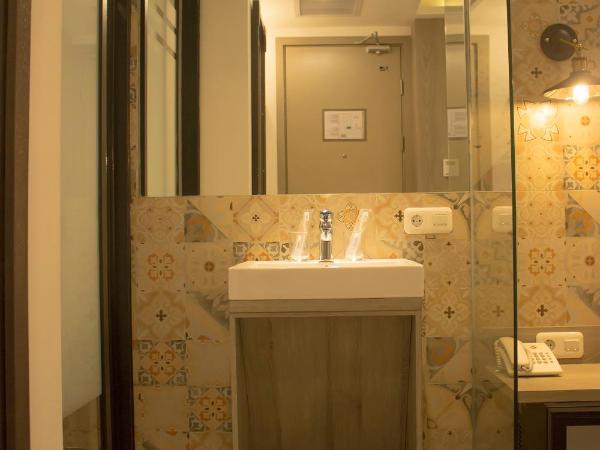 Ana Hotel Jakarta : photo 7 de la chambre chambre lit king-size standard