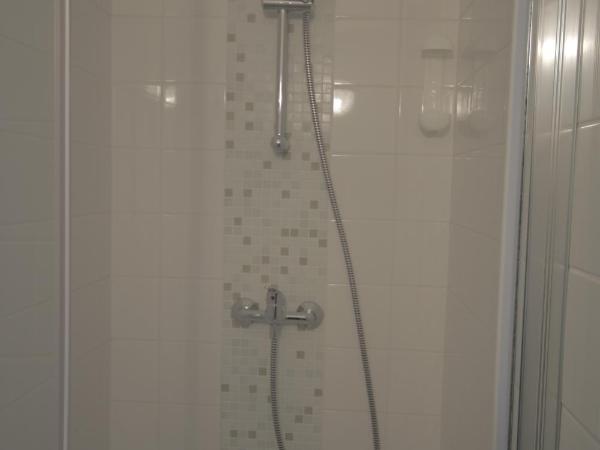 CH-Hotel Luka Budget : photo 2 de la chambre chambre double Économique