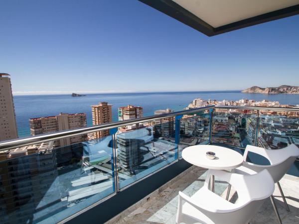 Hotel Madeira Centro : photo 8 de la chambre chambre lits jumeaux avec terrasse