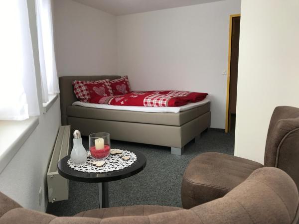 Berggasthaus First - Only Accessible by Cable Car : photo 2 de la chambre chambre double - vue sur montagne